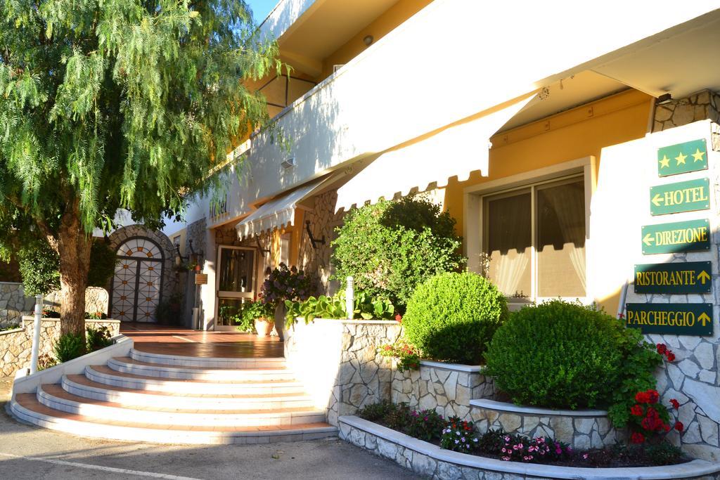 Yellow Park Hotel Forchia Exterior foto